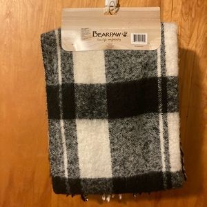BearPaw Black and White Plaid Long Blanket Scarf One Size *NEW*